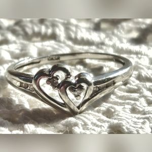 10 White Gold Heart Ring w/ Diamonds